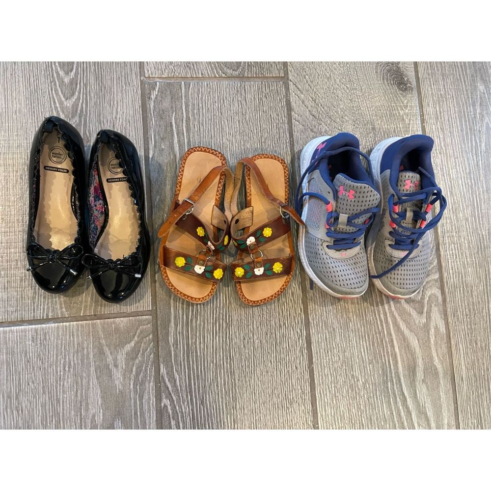Size 1 Y Girl's Shoes Bundle